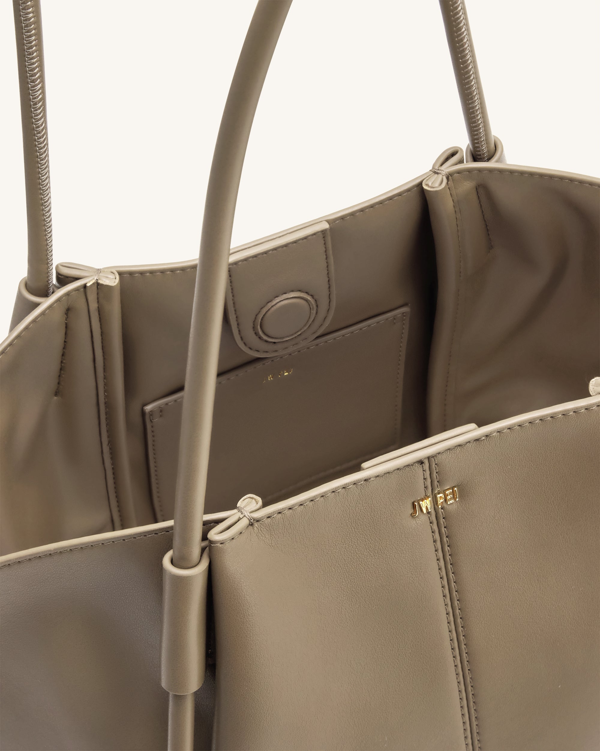 Riu Synthetic leather tote bag ベージュ Nala Wide Tote Bag - Taupe | JW PEI