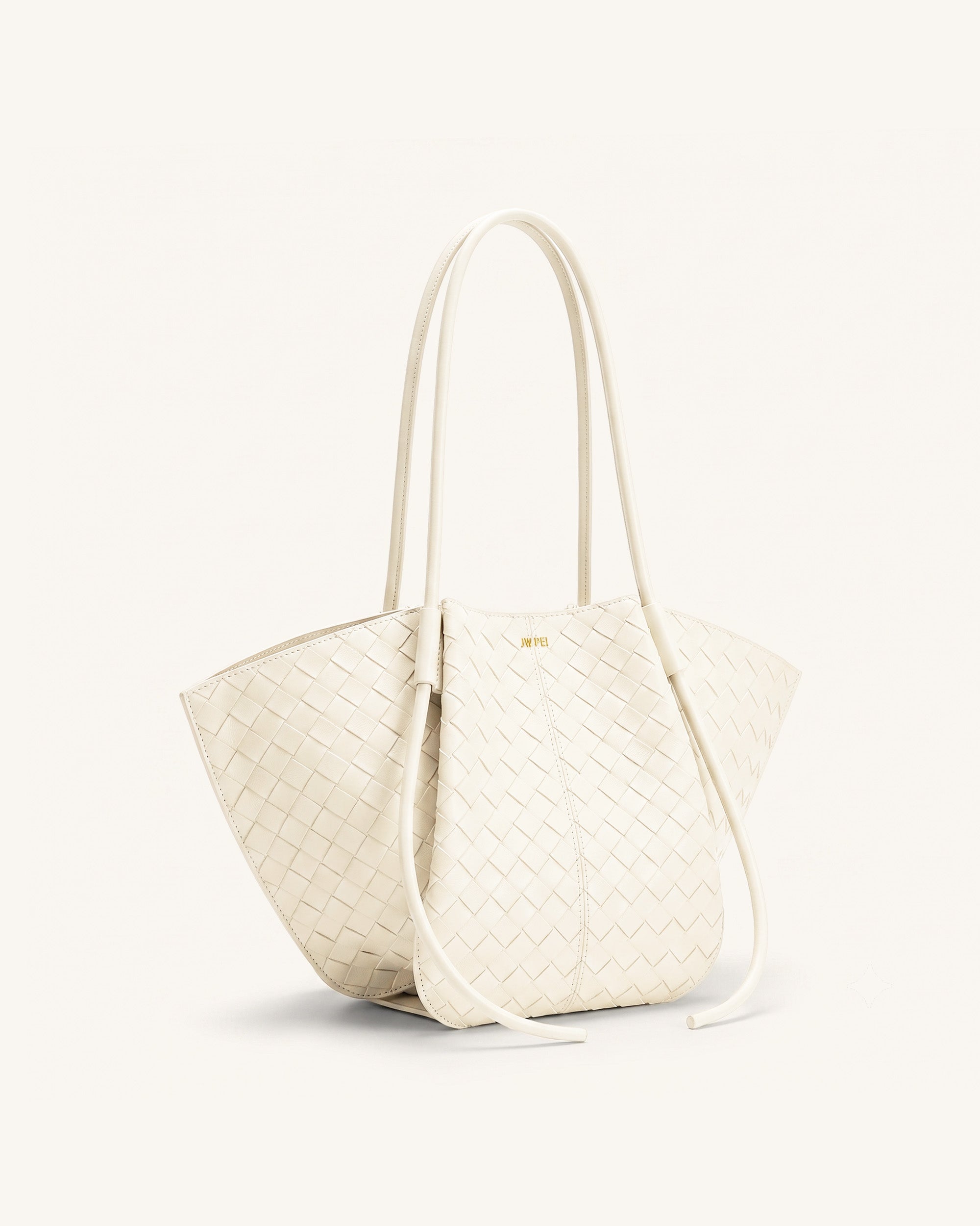 Nala travel big bag ホワイト Nala Woven Texture Wide Tote Bag - Off-White | JW PEI