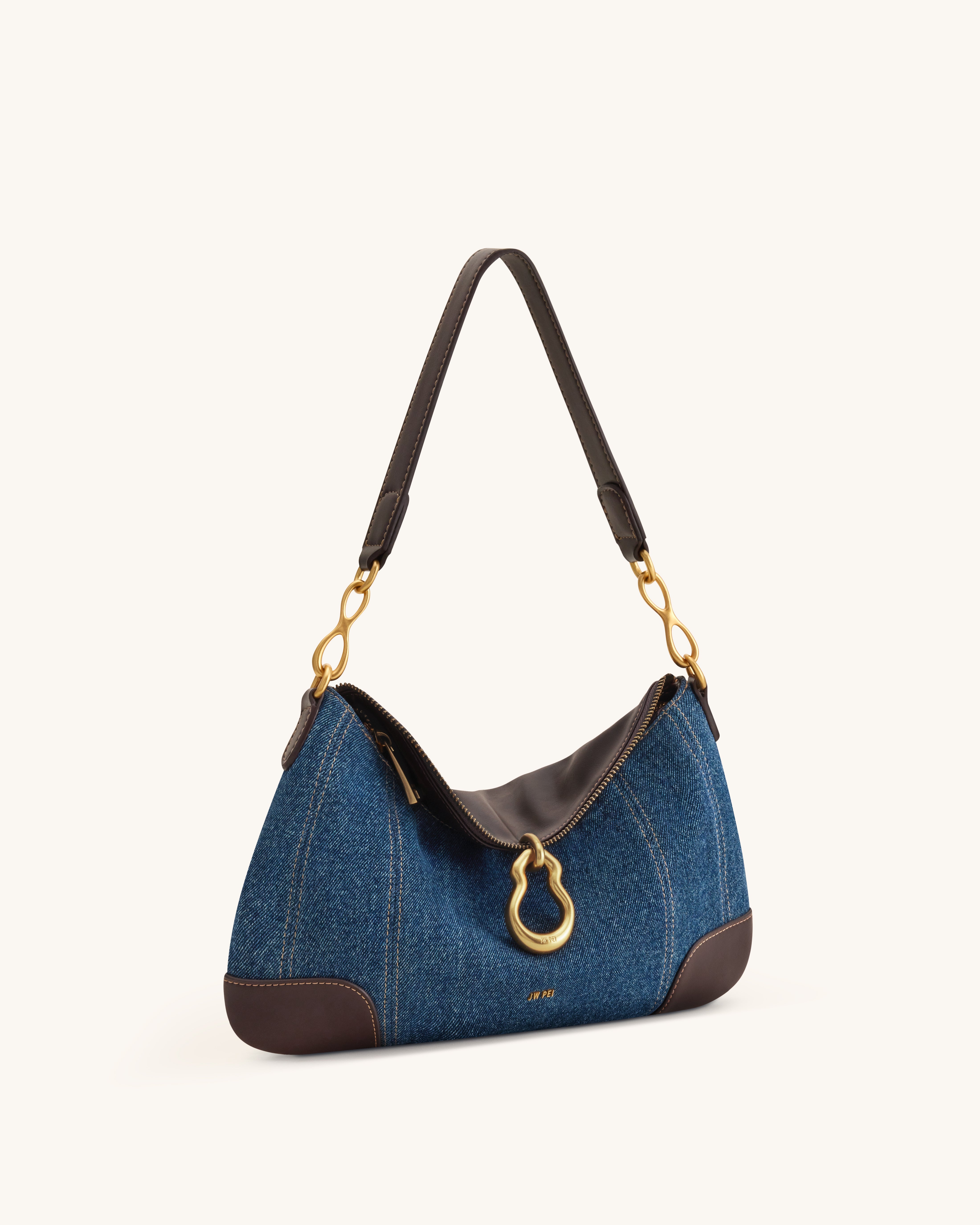 vintage mom バック　エルエルビーン　jantipues Jayla Metal Pendant Embellished Shoulder Bag - Blue Denim | JW PEI