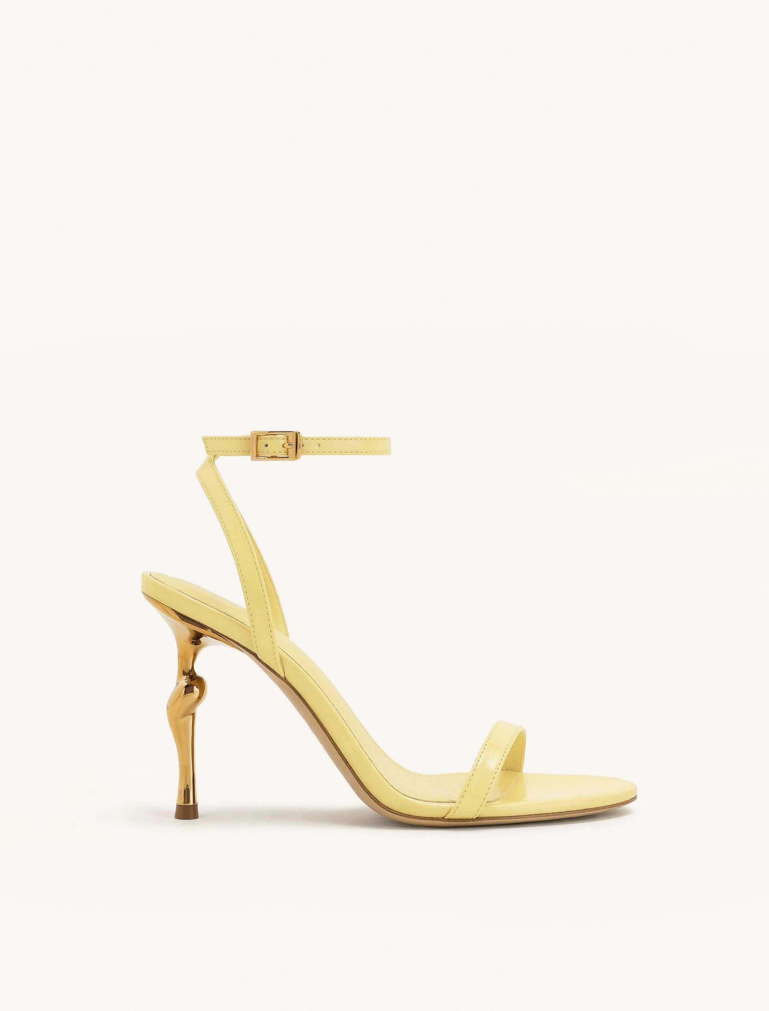 テコエ 最終価格！yello QUINN SANDALS Alivia Gold Metal Heel Sandals - Pale Yellow | JW PEI