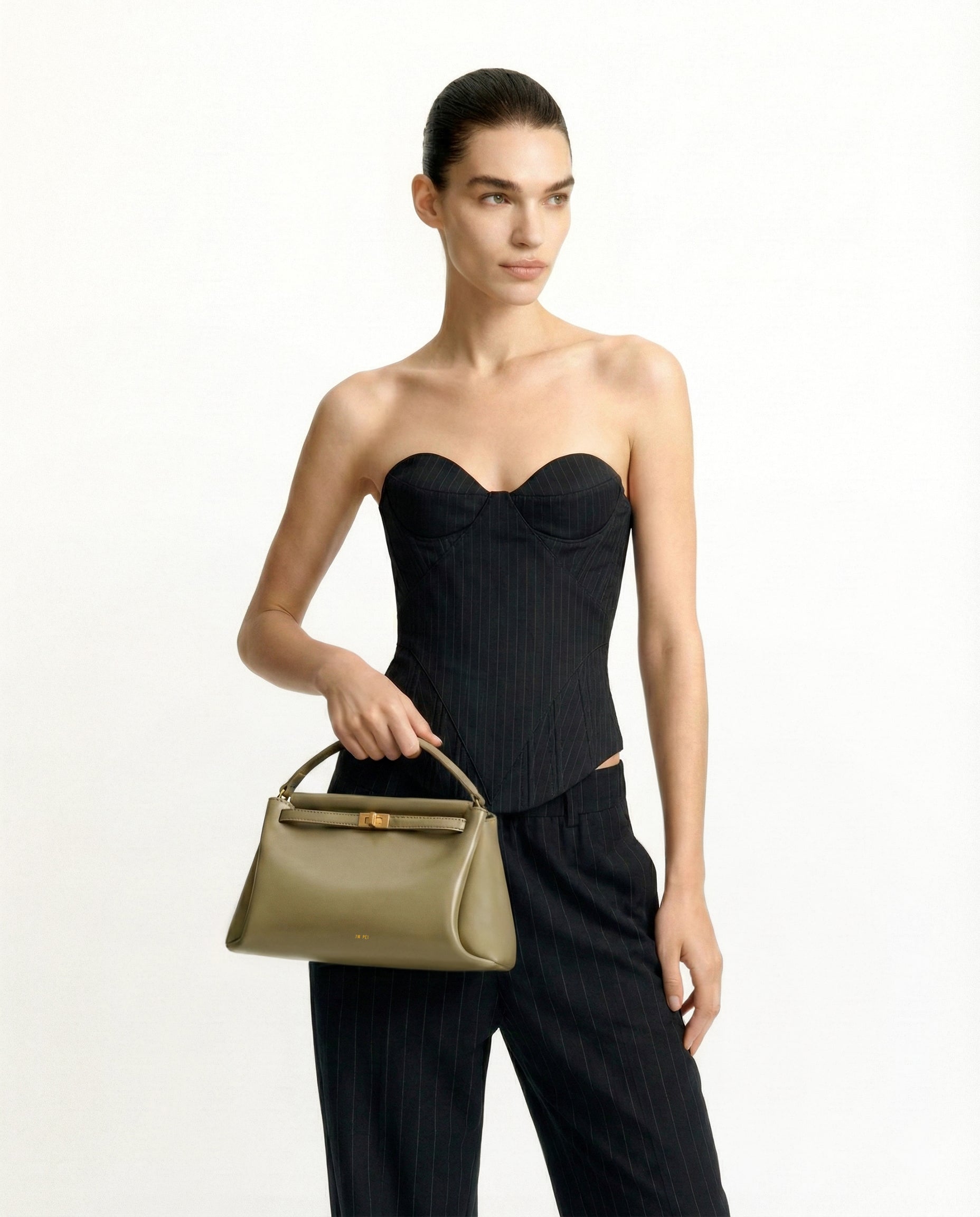 ポー・ド・ランジェ Carmen Top Handle Bag - Black | JW PEI