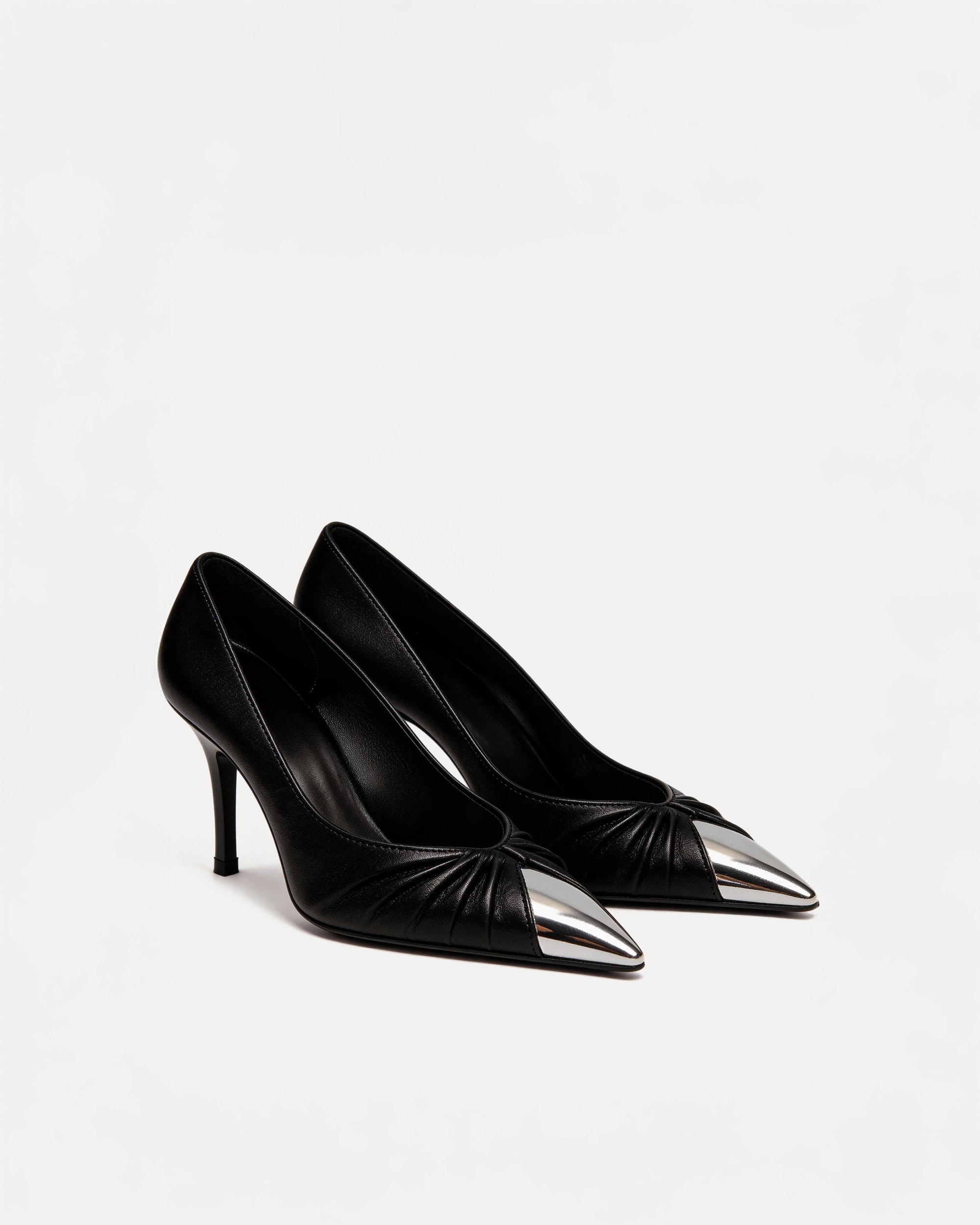 Quinn Metal Cap Pumps – Black