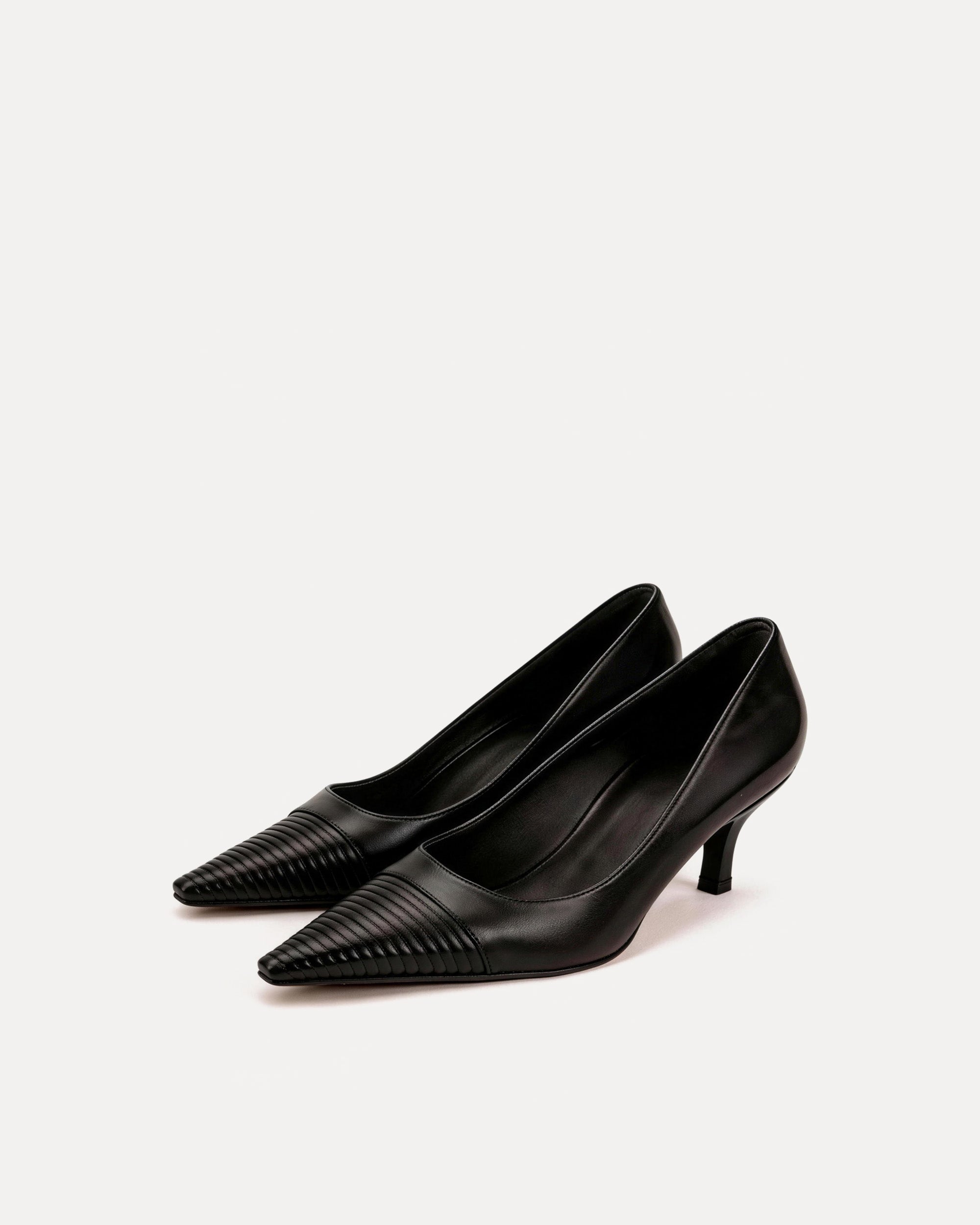 Ruby Ribbed Pointed Pumps – Black