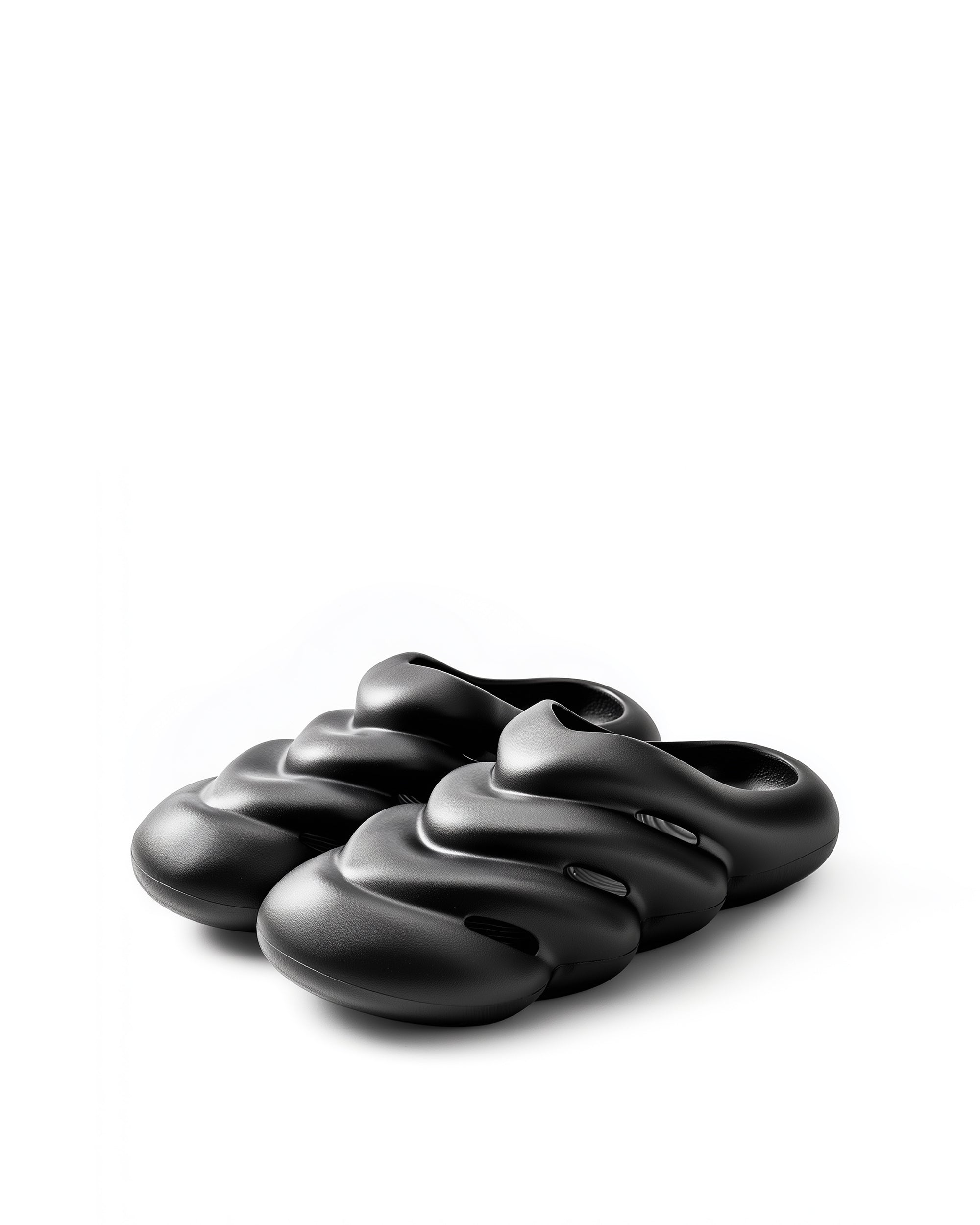 Skylar Sculpted Clogs – Black