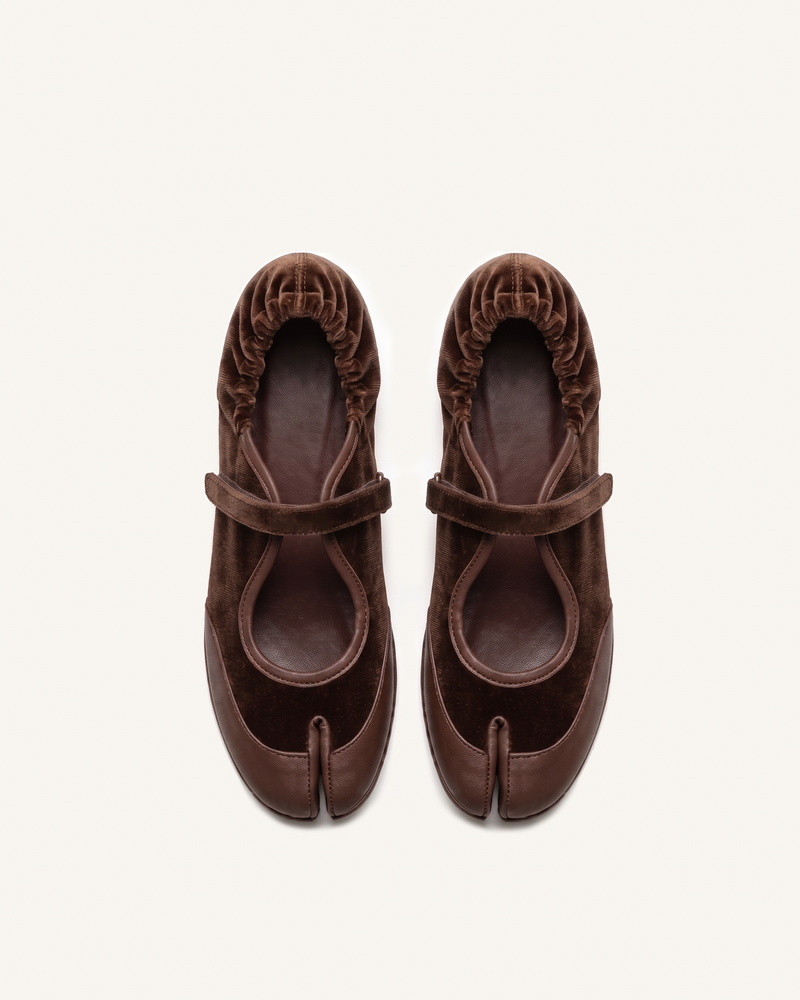 Chloe Tabi Mary Janes – Brown