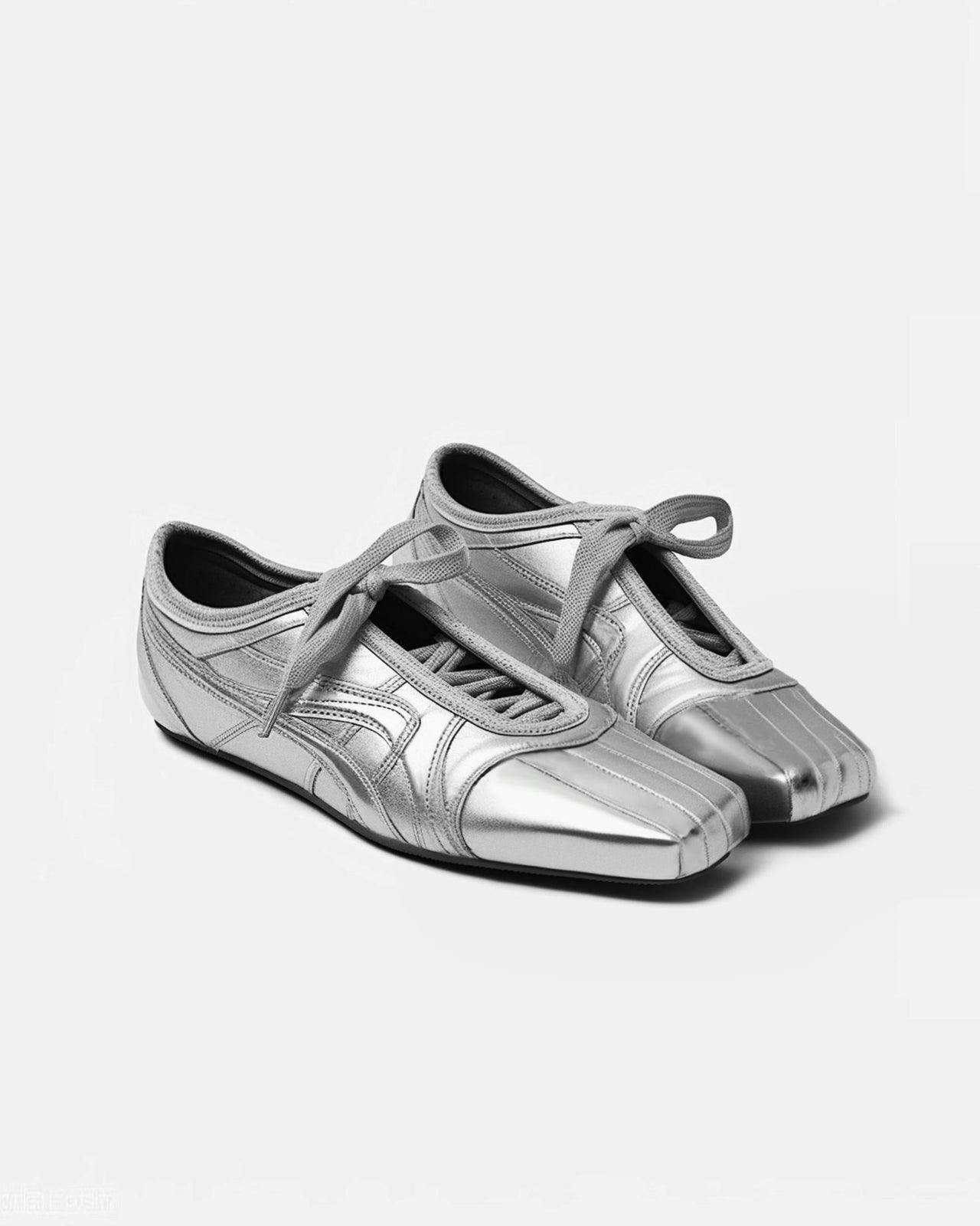 Metallic Square toe Low Top Sneakers - Silver