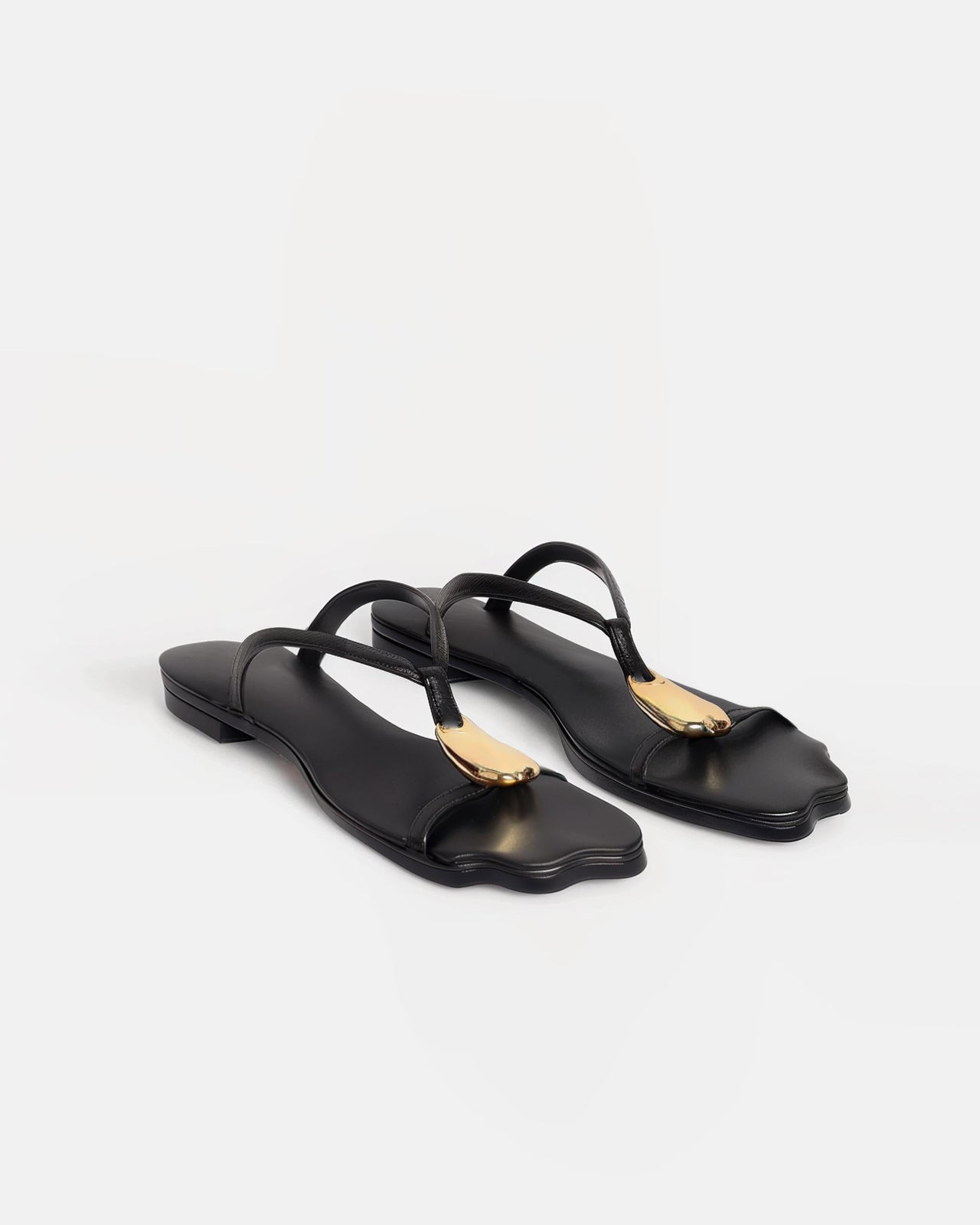 Metalic Buckle Thong Sandals -Black